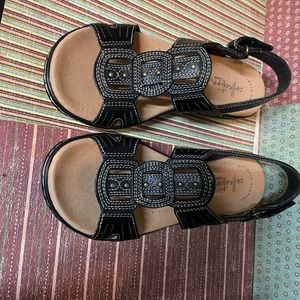 Clark’s Merliah Derby size 6 hook and loop closure worn once